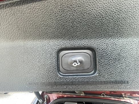 Used 2018 Ford Explorer XLT w/ Equipment Group 202A AWD/4WD image 35