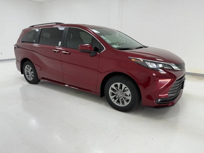 New 2025 Toyota Sienna XLE w/ XLE Plus Package