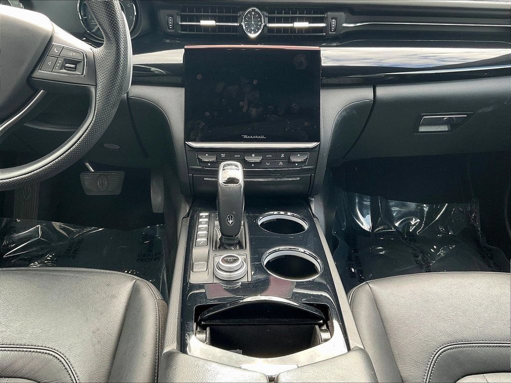 Used 2022 Maserati Quattroporte Modena RWD image 9