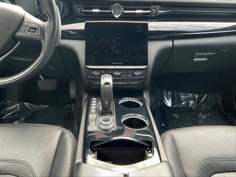 Used 2022 Maserati Quattroporte Modena RWD image 9