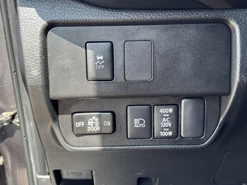 Used 2023 Toyota Tacoma TRD Off-Road AWD/4WD image 32