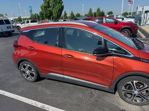 Used 2020 Chevrolet Bolt Premier w/ Infotainment Package FWD image 20