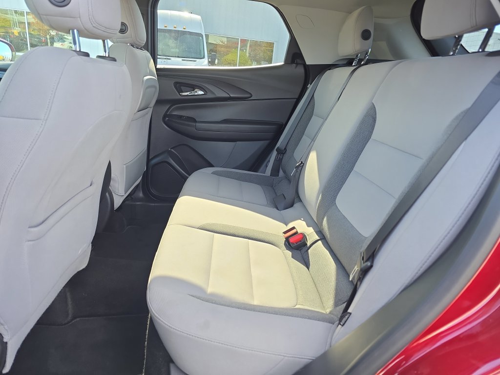 Used 2025 Chevrolet TrailBlazer LT AWD/4WD image 9