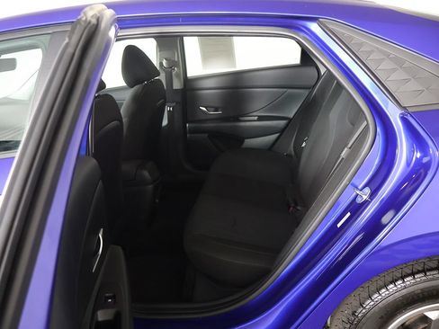 Used 2025 Hyundai Elantra SE FWD image 27