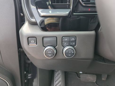 Used 2024 GMC Sierra 1500 SLT RWD image 19