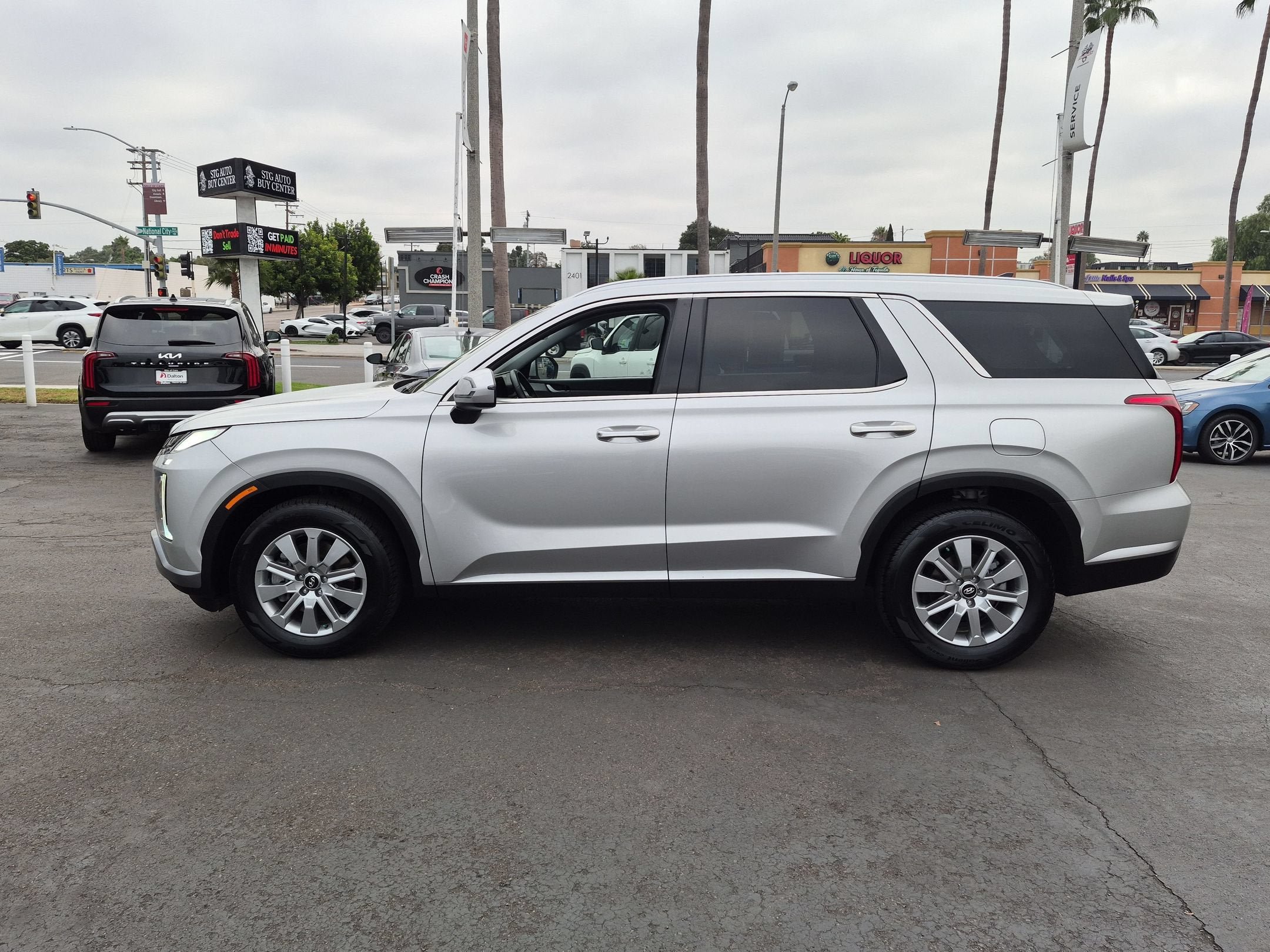 Used 2024 Hyundai Palisade SEL FWD image 4