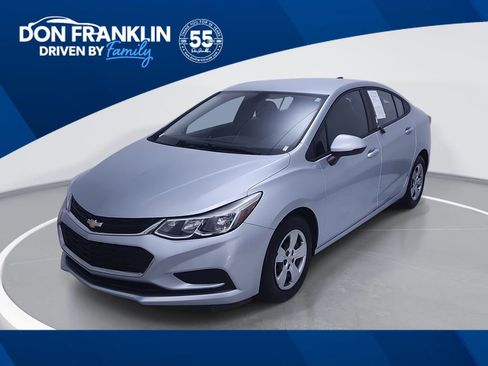 Used 2017 Chevrolet Cruze LS image 1