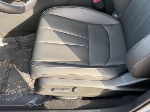 Certified 2025 Acura ADX FWD image 18