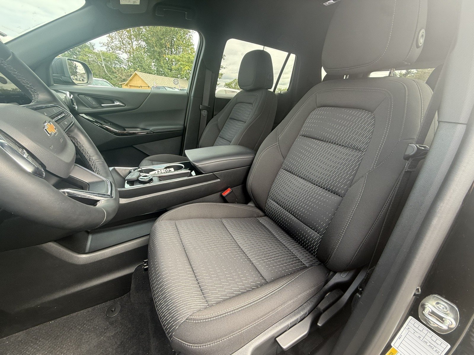 Used 2026 Chevrolet Equinox LT FWD image 9