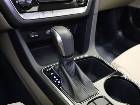 Used 2019 Hyundai Sonata SE FWD image 24