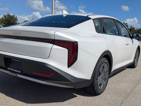 New 2025 Kia K4 LX image 5