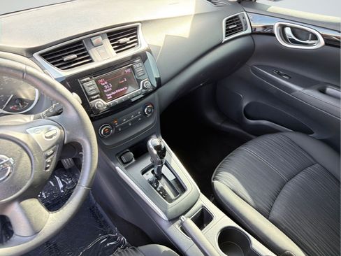 Used 2017 Nissan Sentra SV FWD image 19