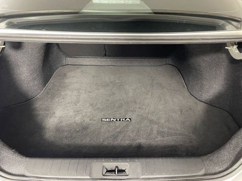 Used 2021 Nissan Sentra SV image 17