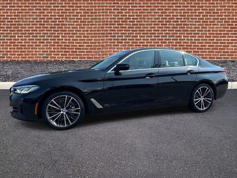 Used 2023 BMW 540i w/ Premium Package RWD image 2