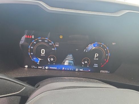 Used 2024 Chevrolet Colorado Trail Boss w/ LPO, Dark Essentials Package AWD/4WD image 6