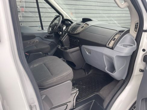 Used 2018 Ford Transit 350 XL image 5