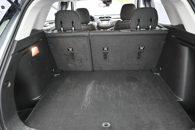 Used 2022 Chevrolet TrailBlazer LT FWD image 26