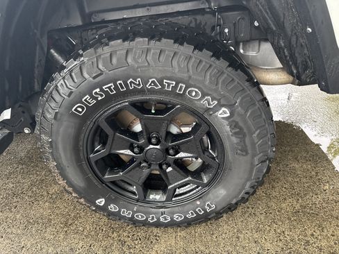 Used 2022 Jeep Gladiator Sport AWD/4WD image 21