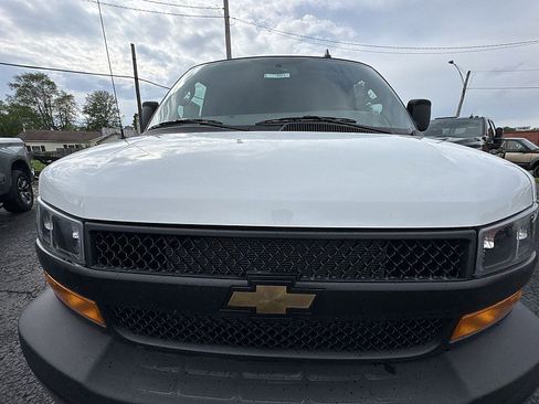 New 2025 Chevrolet Express 2500 w/ Driver Convenience Package image 24
