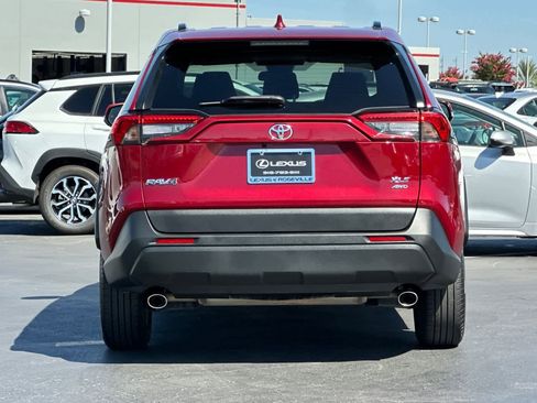 Used 2022 Toyota RAV4 XLE image 8