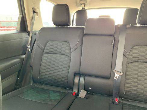 Used 2025 Nissan Pathfinder SV image 39