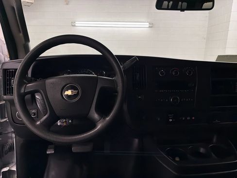 Used 2019 Chevrolet Express 3500 LS RWD image 8