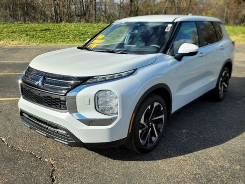 Used 2022 Mitsubishi Outlander ES image 5