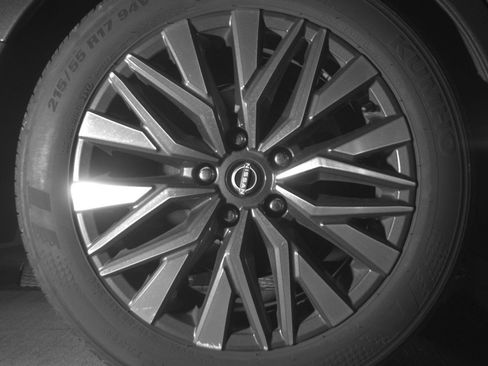 Used 2025 Nissan Altima 2.5 SV FWD image 18