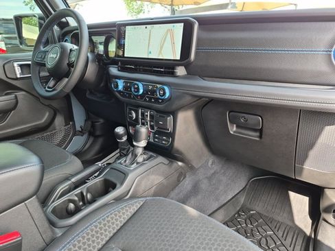 Used 2024 Jeep Wrangler Unlimited Rubicon 4xe w/ Technology Group AWD/4WD image 21