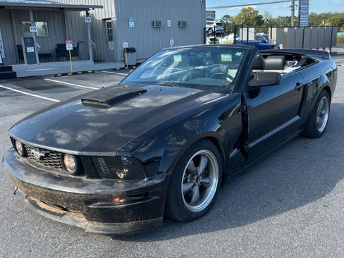 Used 2009 Ford Mustang GT image 3