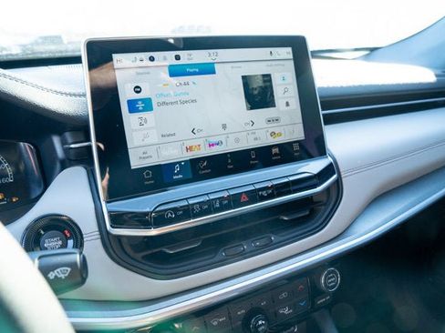 New 2026 Jeep Compass Limited w/ Sun, Sound & Navigation Group image 18