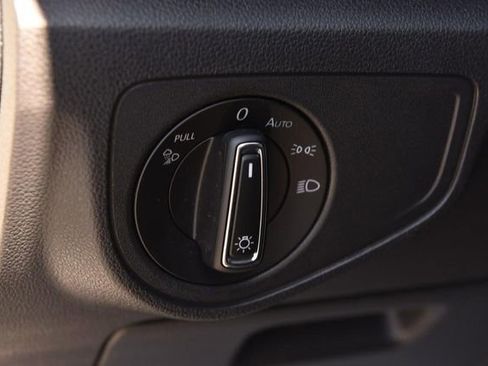 Certified 2023 Volkswagen Atlas Cross Sport SE image 11