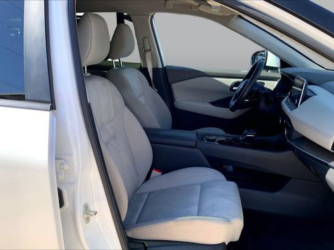 Used 2024 Nissan Rogue SV AWD/4WD image 9