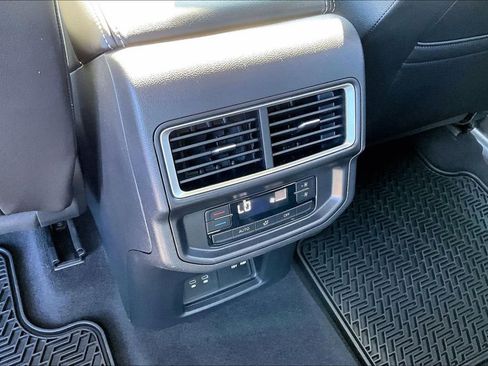 Certified 2026 Volkswagen Atlas SE w/ Panoramic Sunroof Package image 18