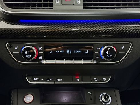 Used 2018 Audi SQ5 Prestige image 16