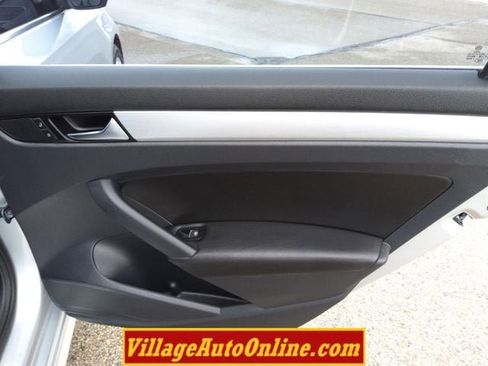 Used 2013 Volkswagen Passat 3.6 SE image 42