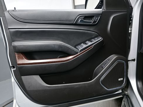 Used 2016 GMC Yukon XL SLT image 9