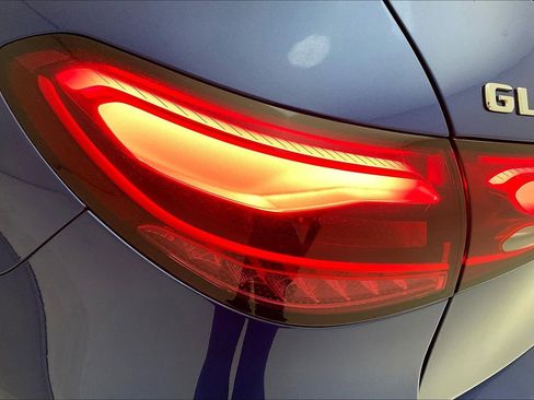 Used 2026 Mercedes-Benz GLC 300 4MATIC image 23