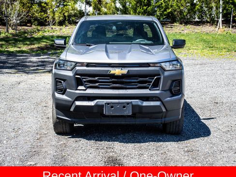 Used 2023 Chevrolet Colorado W/T RWD image 2