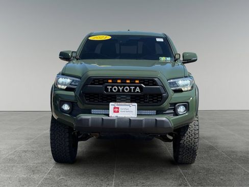 Used 2021 Toyota Tacoma TRD Off-Road w/ Technology Package AWD/4WD image 8