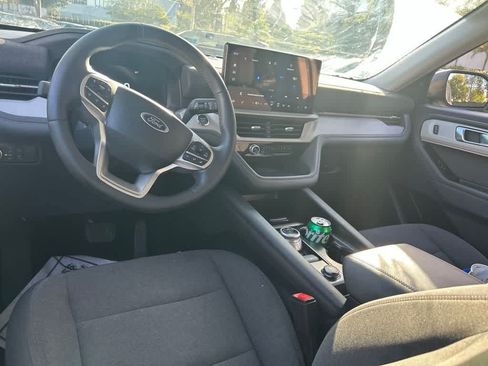Used 2025 Ford Explorer Active RWD image 5