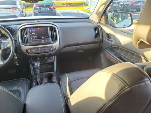 Used 2022 GMC Canyon Denali image 17