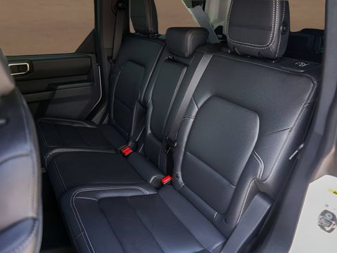 Used 2025 Ford Bronco Badlands w/ Sasquatch Package AWD/4WD image 23