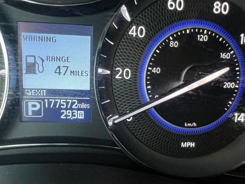 Used 2014 INFINITI QX80 4WD w/ Theater Package image 29