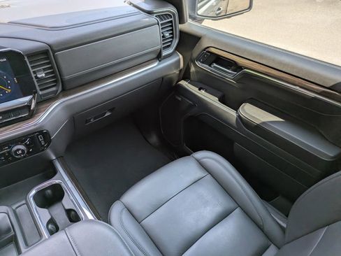 Used 2024 Chevrolet Silverado 1500 RST w/ Convenience Package II AWD/4WD image 18