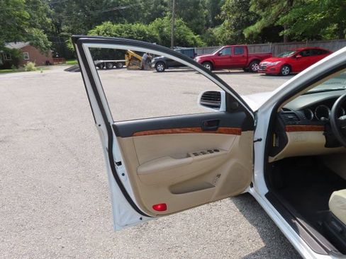 Used 2009 Hyundai Sonata GLS FWD image 14