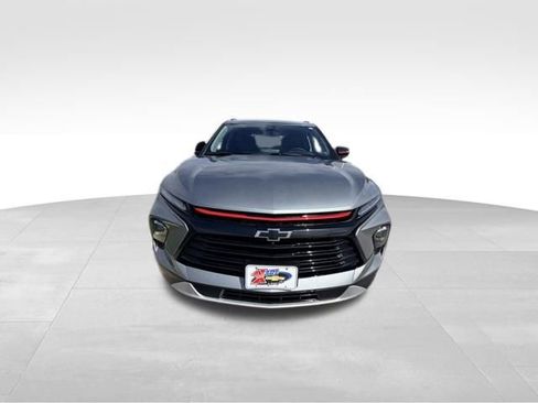Used 2024 Chevrolet Blazer LT w/ Sound & Technology Package AWD/4WD image 2