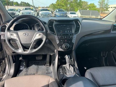 Used 2017 Hyundai Santa Fe Sport FWD image 16