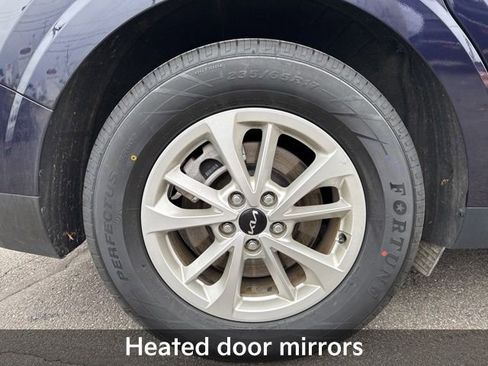 Used 2024 Kia Carnival LX image 12