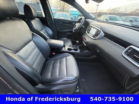 Used 2019 Kia Sorento SX image 34
